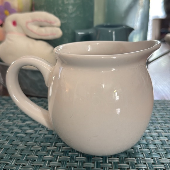 New Never Used Rae Dunn POUR Creamer Pitcher - Picture 2 of 4